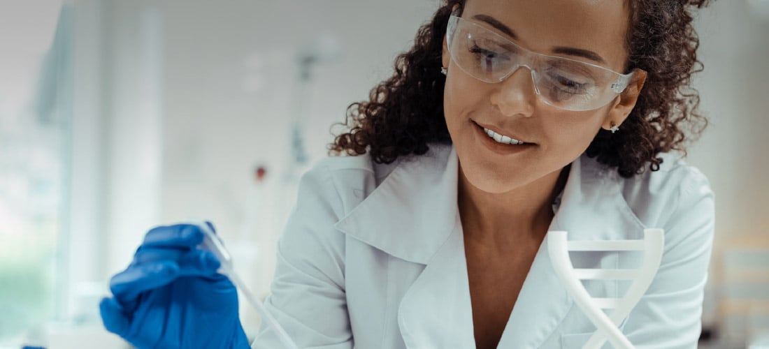 A female scientist working on scientific research, one of many Costa Rica investment opportunities